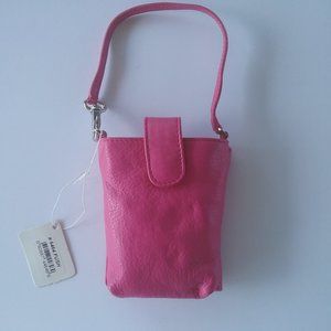 ILI leather wallet/phone wristlet; fuschia